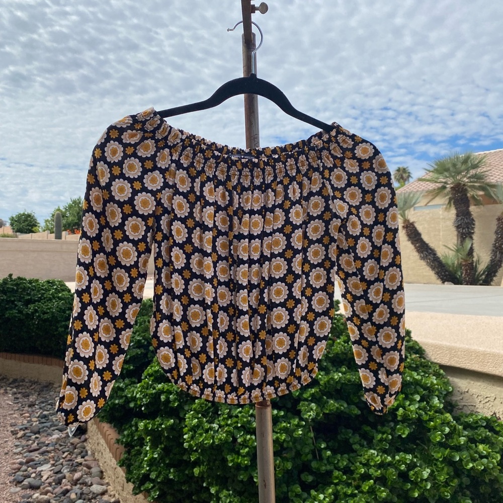 🎉 Brandy Melville Off Shoulder Crop Top XS 🎉